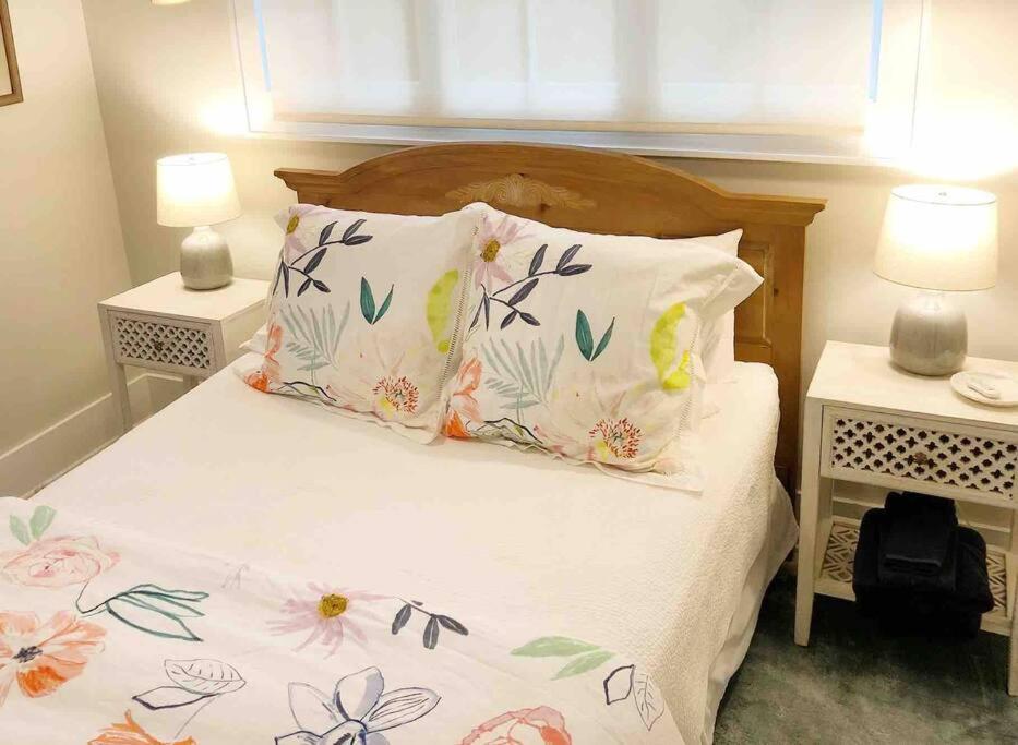 Liz Lane Cottage- Entire Guesthouse Charleston Dış mekan fotoğraf